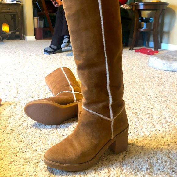 Ugg Boots - Picture 1 of 8